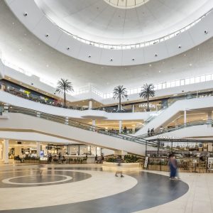 Explora Diver Plaza: El centro comercial ideal para tu próximo shopping.